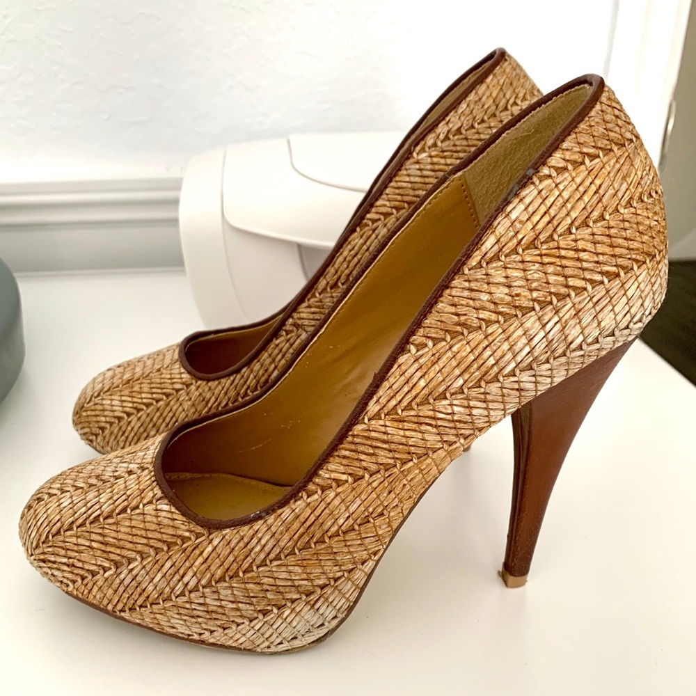 Beautiful MIA Straw Pumps